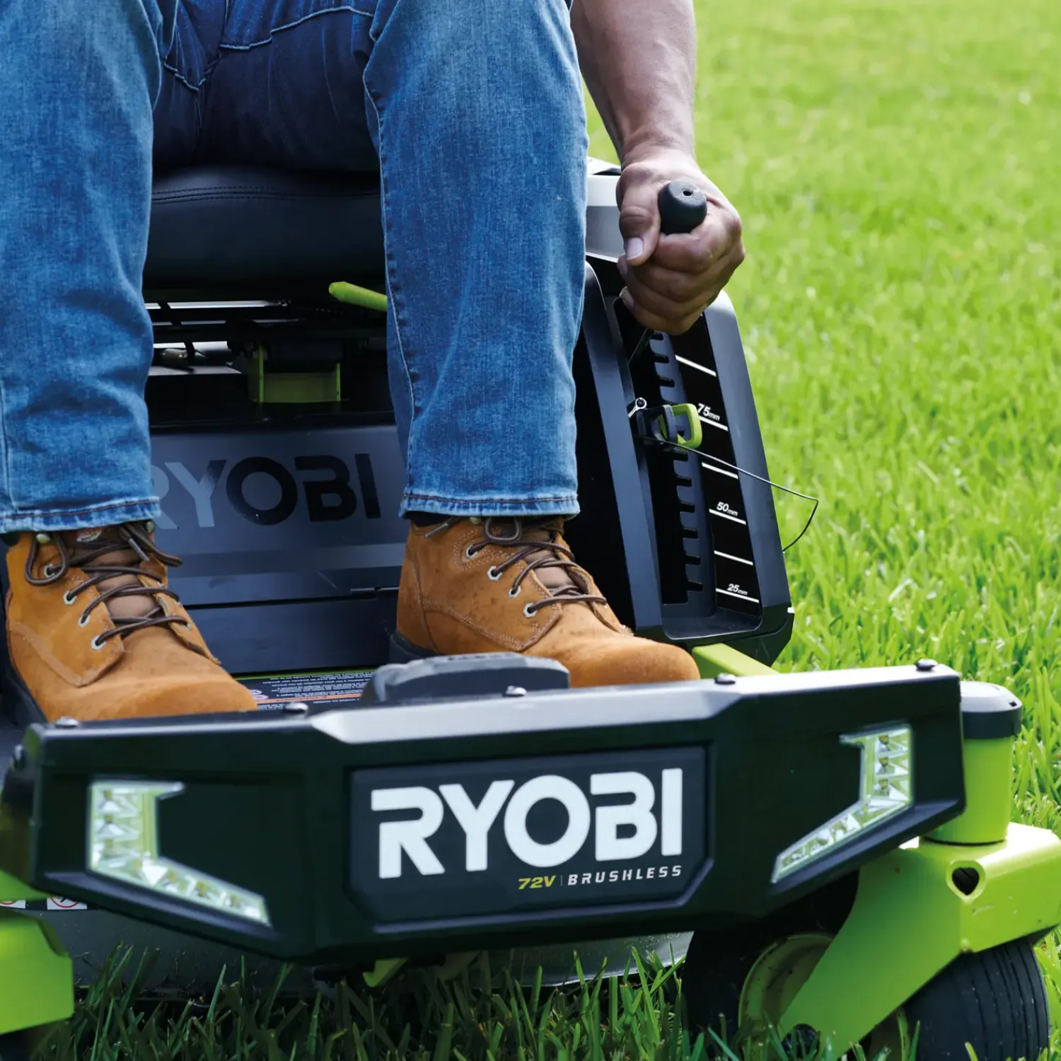 Hot Ryobi RY72ZTRX76-210 72V 76 cm zero turn plæneklipper 2x10 Ah batt.
