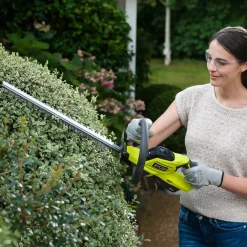 Hot Ryobi 18V ONE+ græstrimmer og hækkeklipper m/1 stk. 2,0 Ah batteri og lader (RHT1845LT25M20)