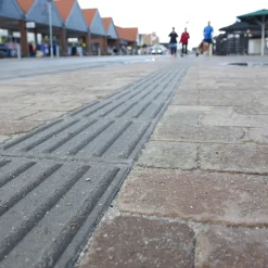 Online RBR Taktil ledelinie grå 30 x 30 x 7 cm