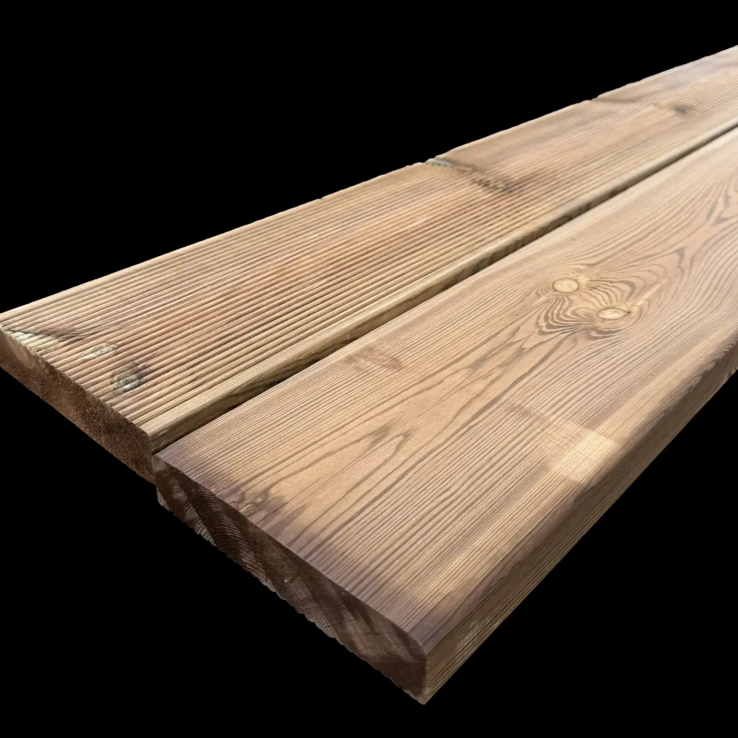 Trykimprægnerede Terrassebrædder^Terrassebrædder m. riller brunimprægneret 28x145 mm x 4,2 m