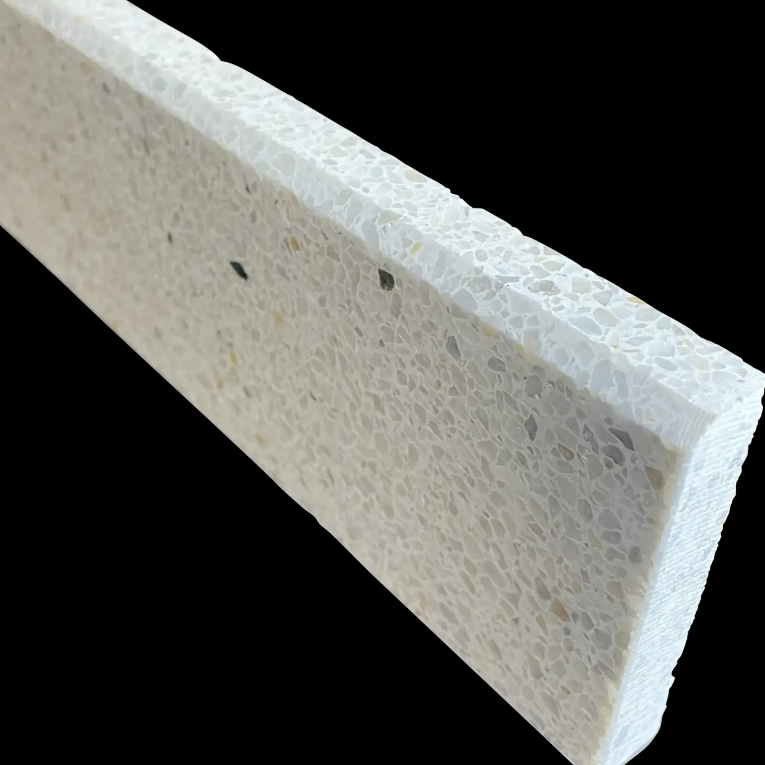 Granit.dk Terrazzofliser^Terrazzo sokkelliste Dubai slebet overflade og top med fas 40x1,5x7,5 cm