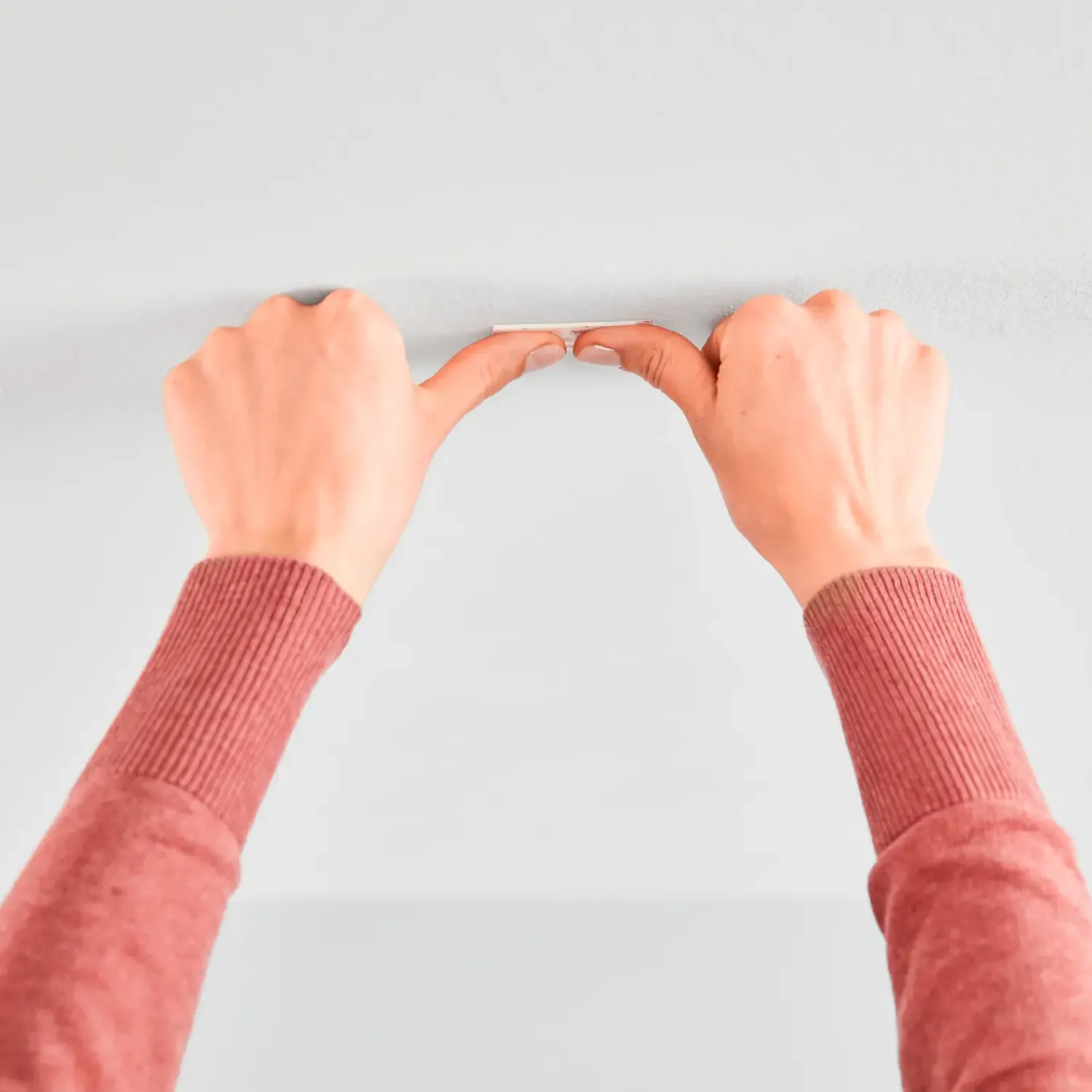 Tesa Tape Og Opmærkning^® loftskrog t/ tapet og gips 0,5 kg