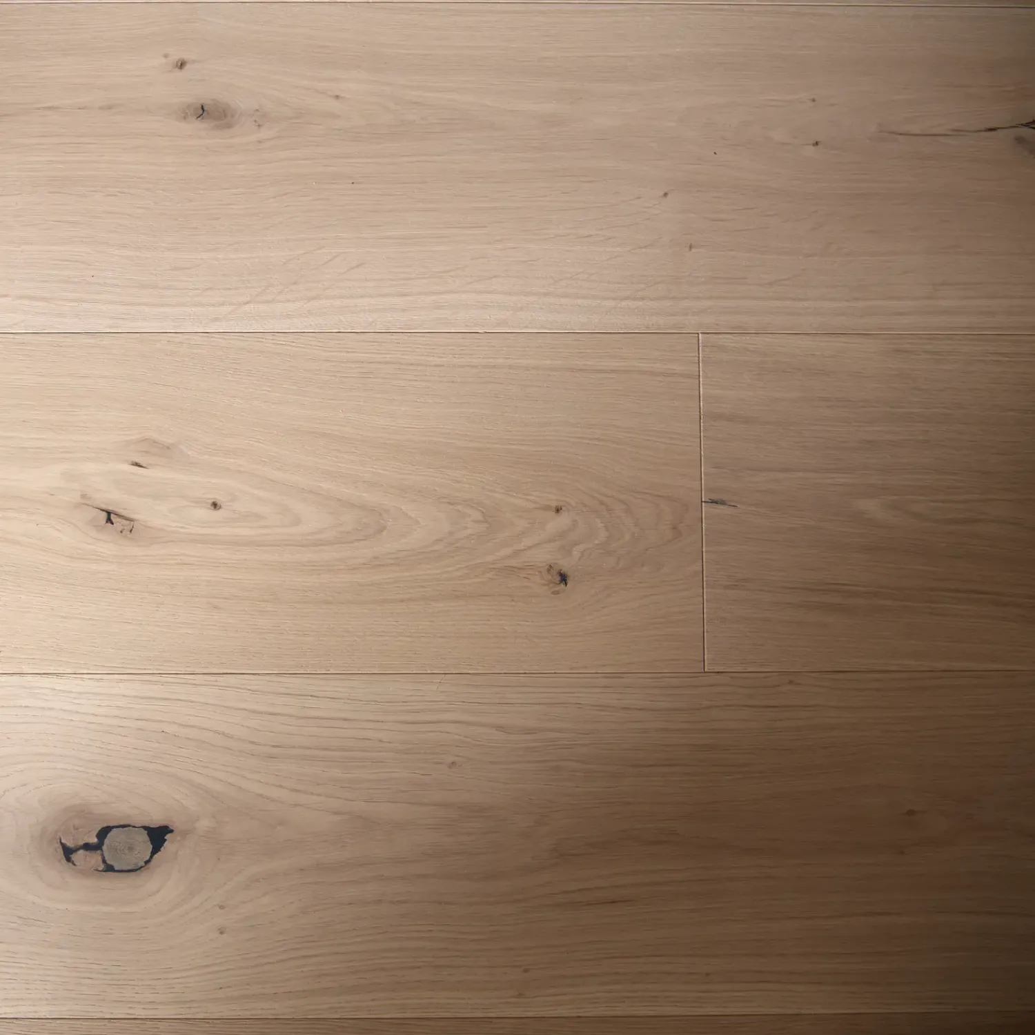 Outlet Wallmann Herregårdsplank parketgulv i eg, børstet invisible matlak 15x260x2200 mm