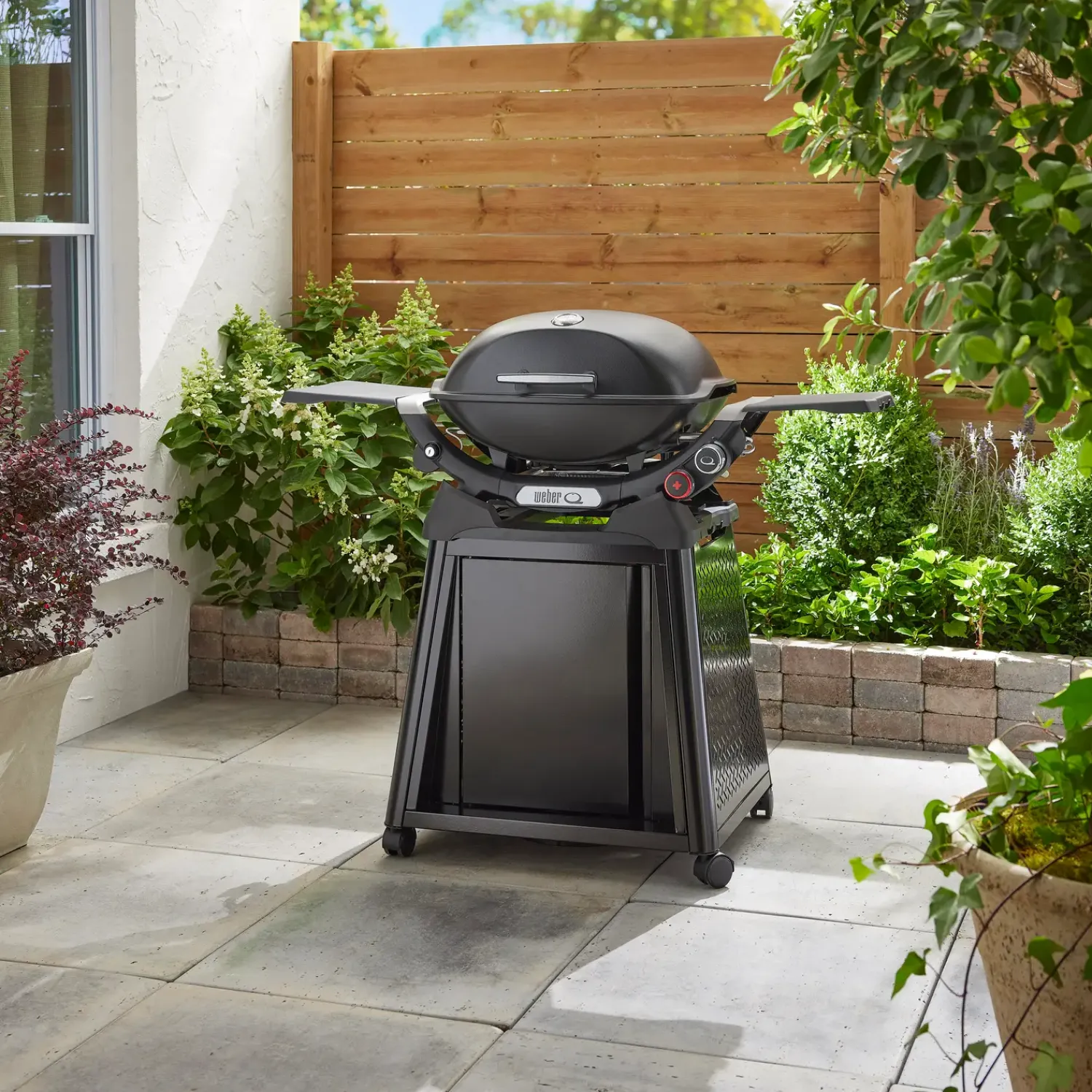 New Weber ® Q2800N+ gasgrill inkl. vogn