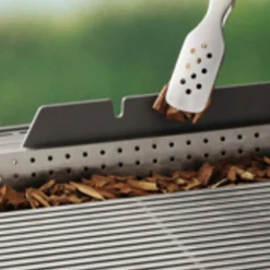 Weber Røg Og Smag^rygeboks med rustfri rist til Genesis fra 2007 til 2010