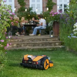 Worx Robotplæneklippere^Vision WR216E robotplæneklipper 1600 m² inkl. garage